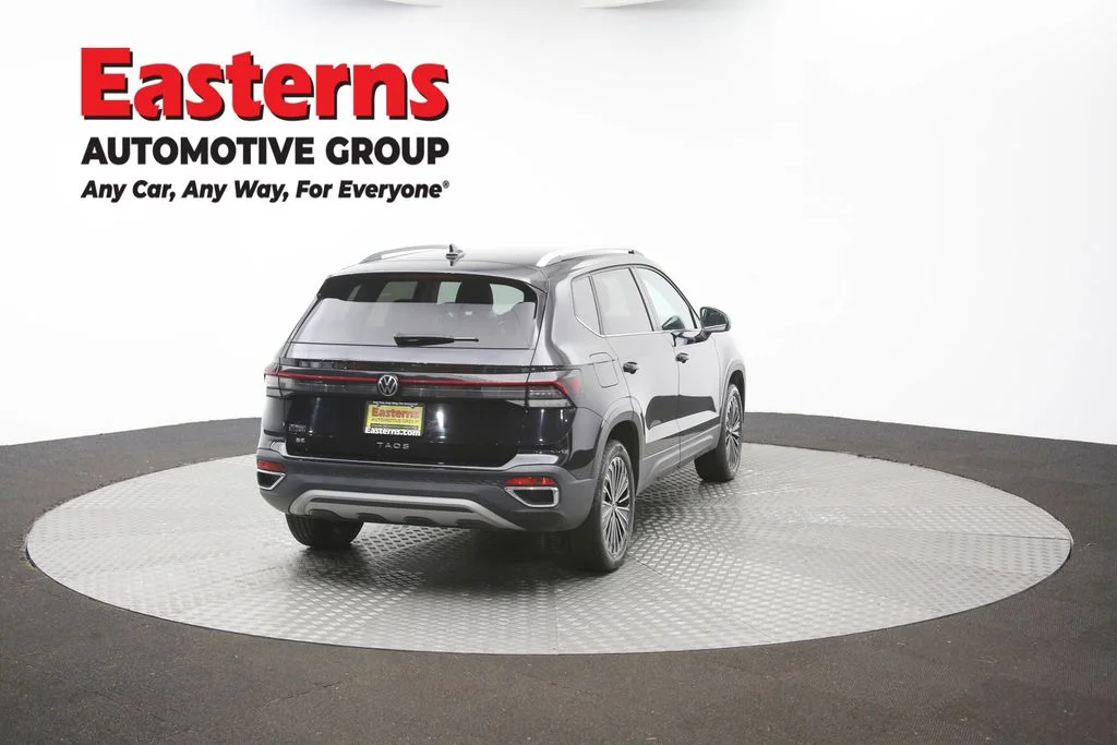 Used 2025 Black Volkswagen 1.5T SE image 34