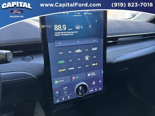 Used 2025 White Ford Premium image 26