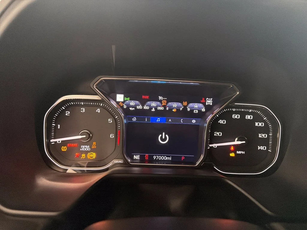 Used 2021 Gray GMC SLT image 19