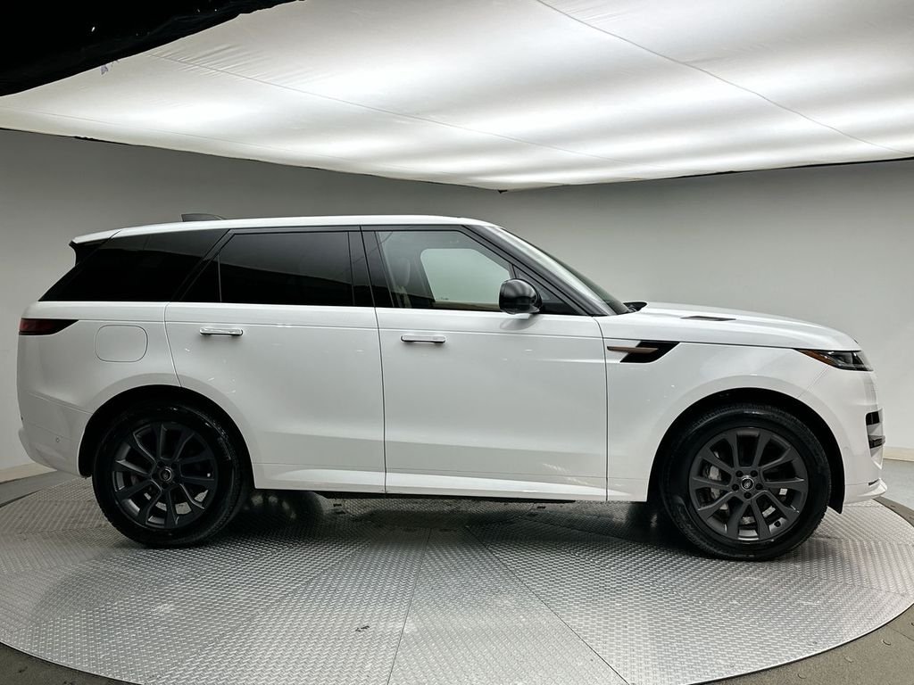Certified Used 2025 Fuji White Land Rover Dynamic SE image 14