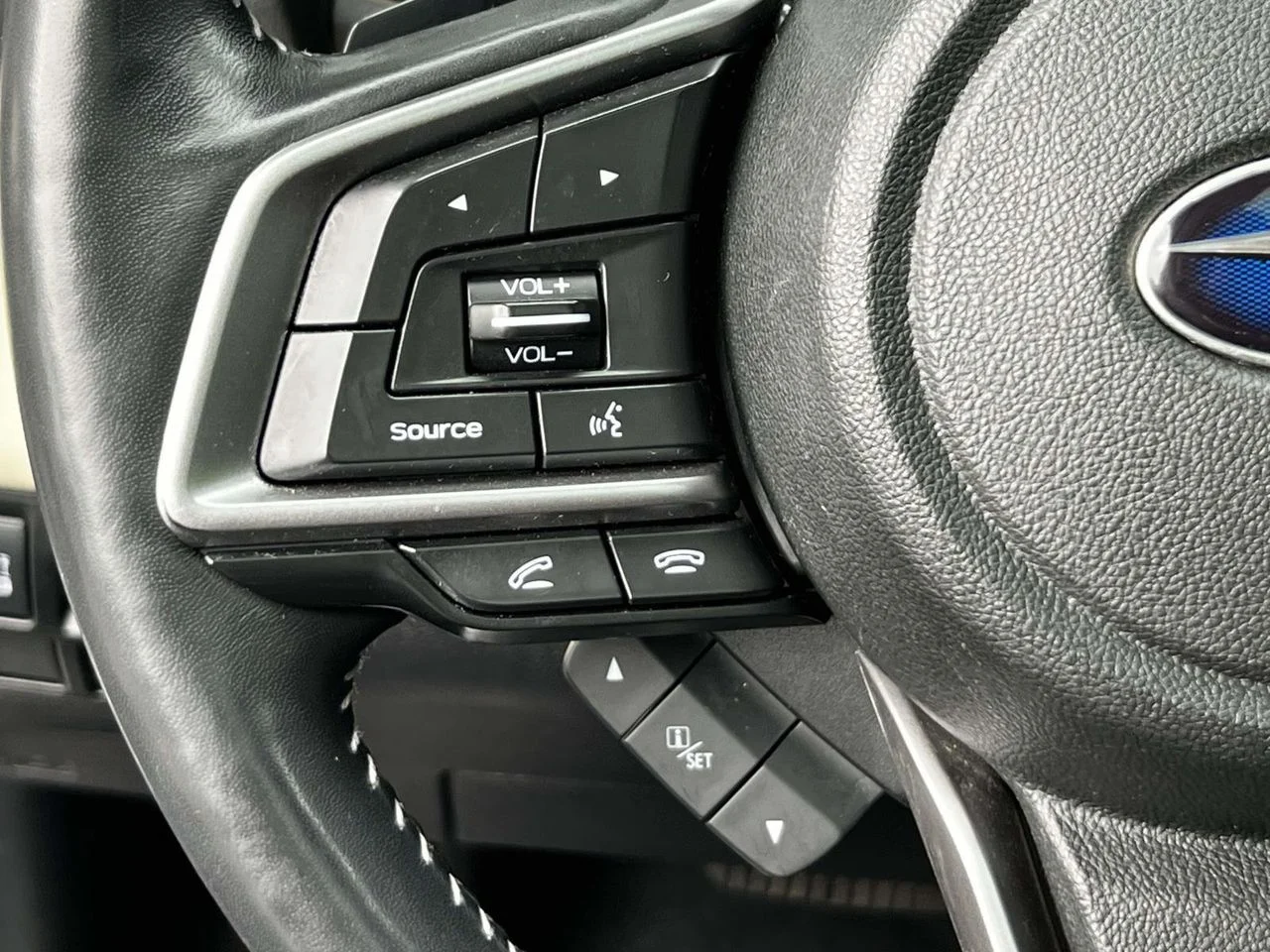 Used 2022 Crystal White Pearl Subaru Touring image 30