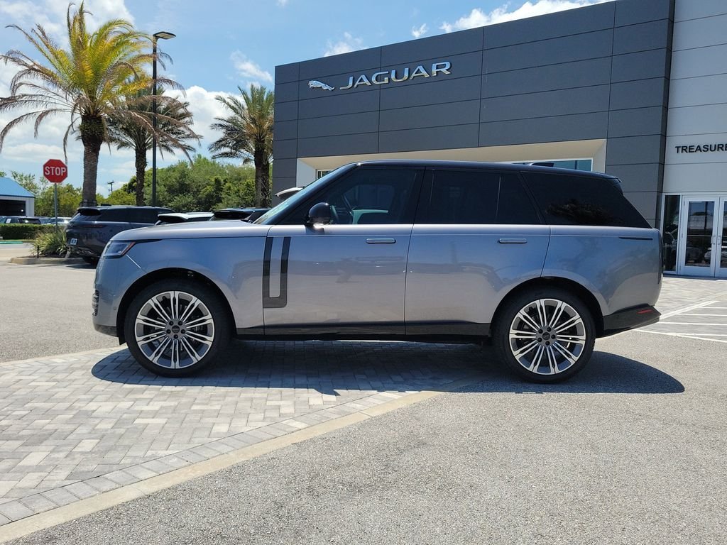 New 2026 Eiger Grey LAND ROVER SE image 2