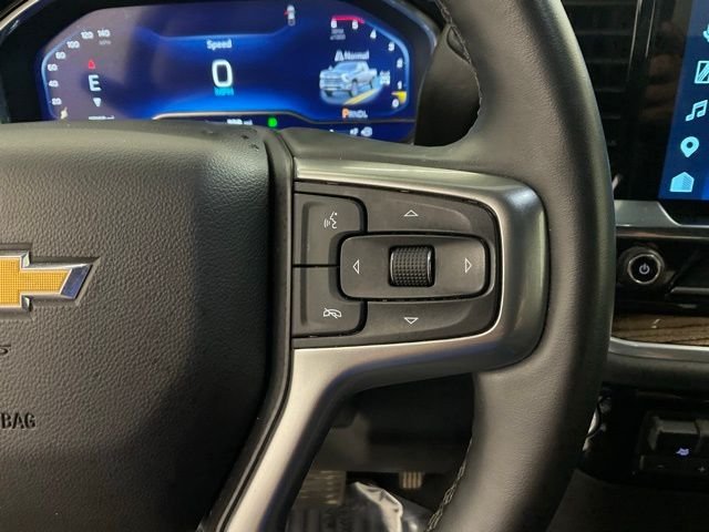 Used 2025 White Chevrolet LT image 13