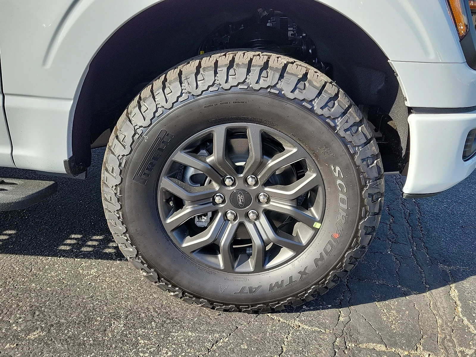 New 2026 Oxford White Ford Tremor&reg; image 7