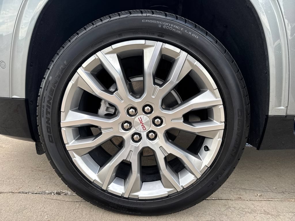2025 GMC Acadia Denali - Photo 11