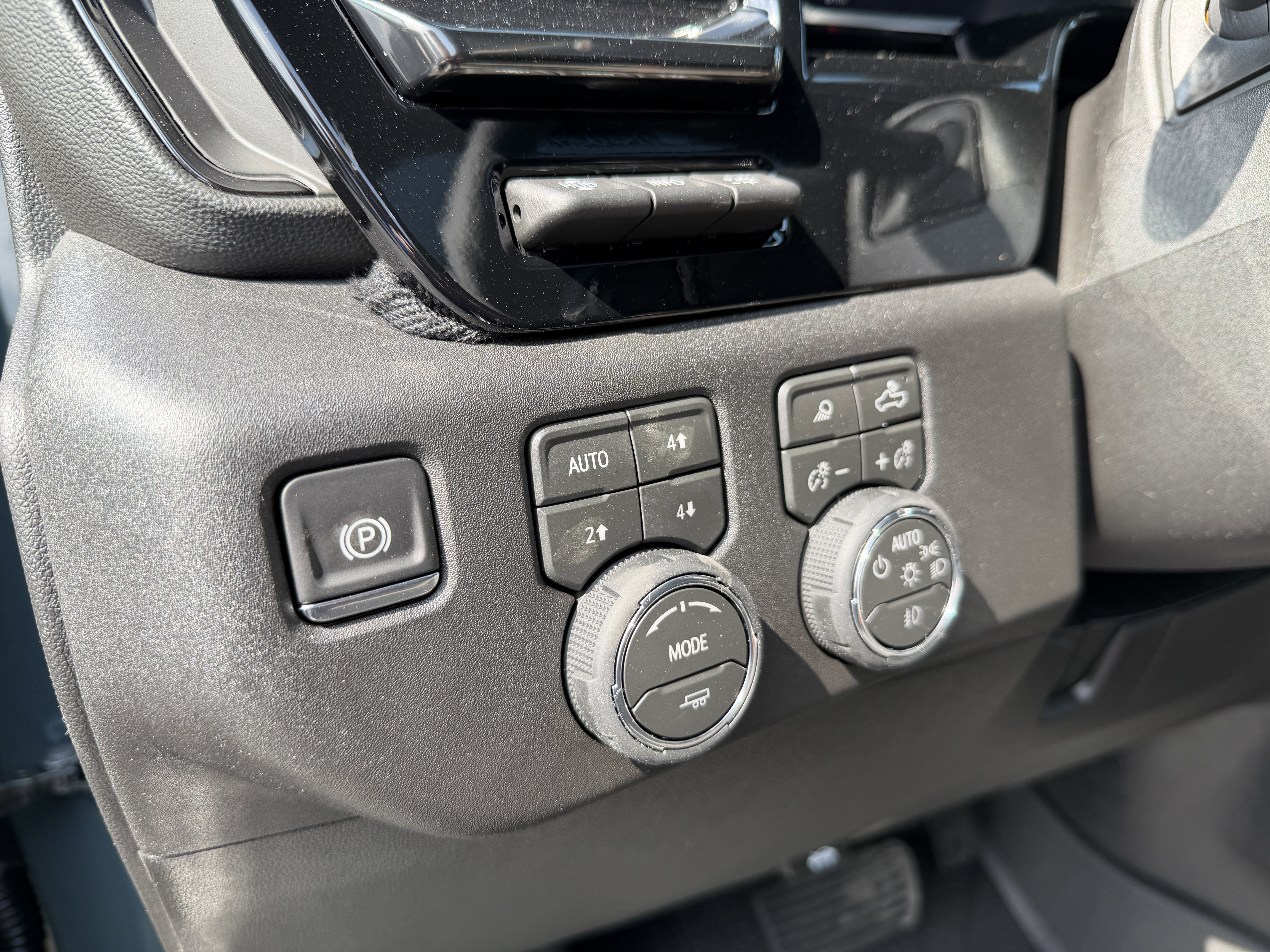 2026 Chevrolet Silverado 2500 HD ZR2 - Photo 17