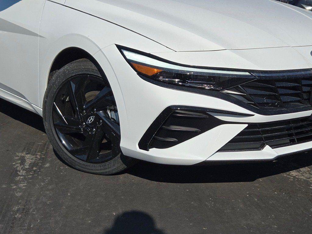 New 2026 White Hyundai SEL Sport Premium image 3