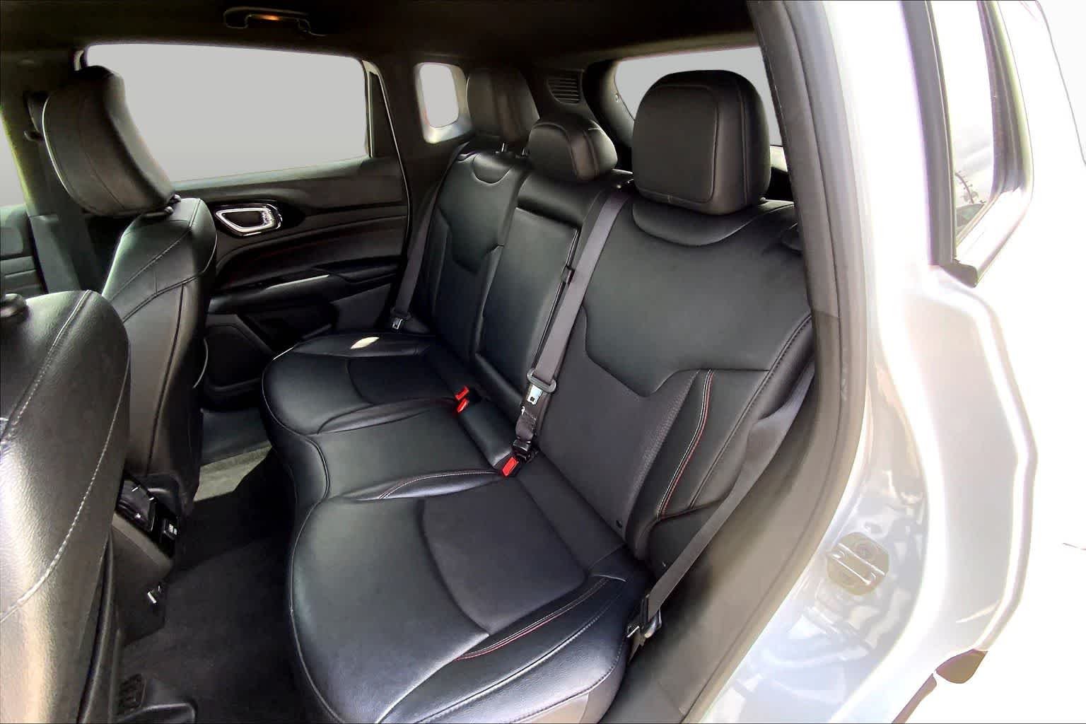Used 2024 Bright White Clearcoat Jeep Trailhawk image 20