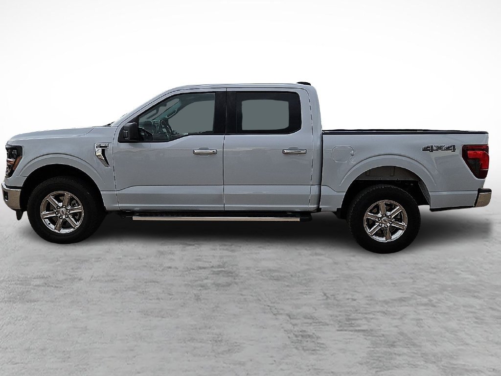 Used 2025 White Metallic Ford XLT image 6