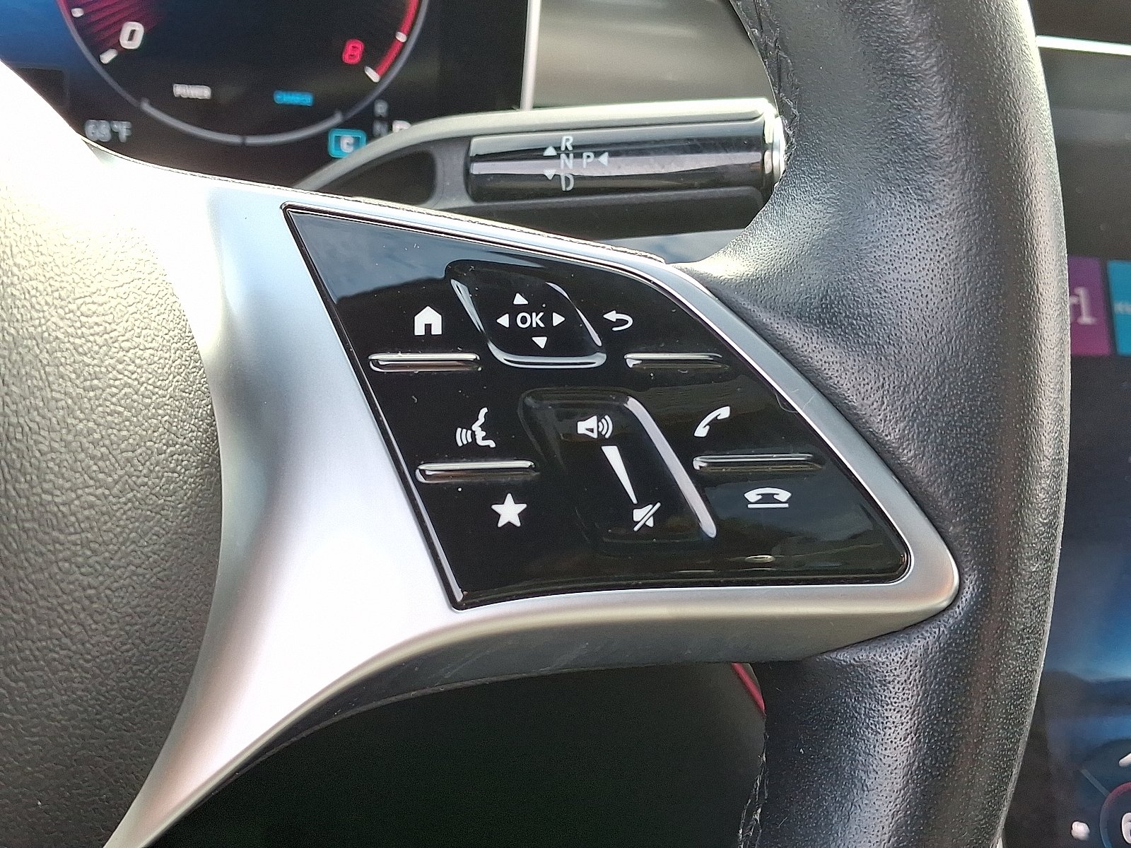 Certified Used 2023 Polar White - 149 Mercedes-Benz 4MATIC® Sedan image 22