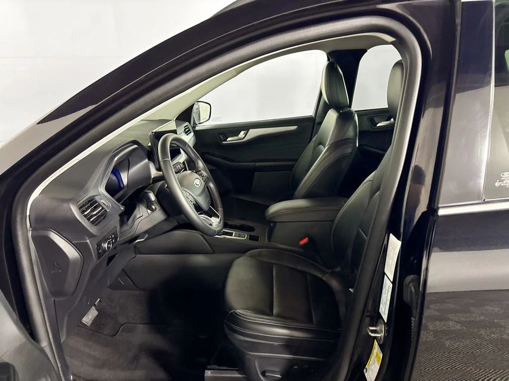 Used 2025 Black Ford Platinum image 11