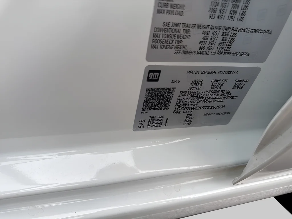 Used 2026 White Chevrolet RST image 32