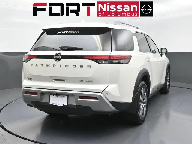 Used 2022 White Nissan SL image 6