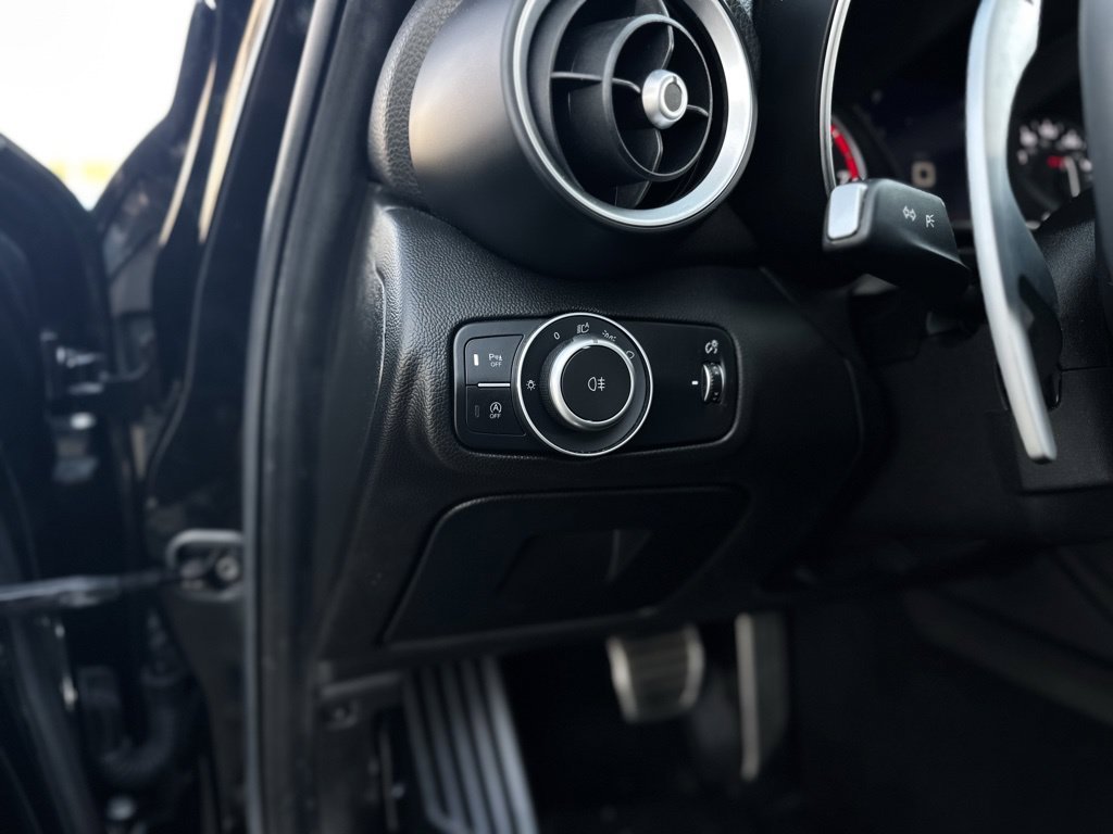 Used 2019 Black Alfa Romeo Ti Sport image 15
