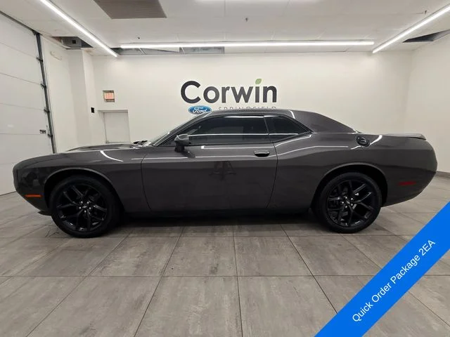 Used 2021 Granite Crystal Clearcoat Metallic Dodge SXT image 2
