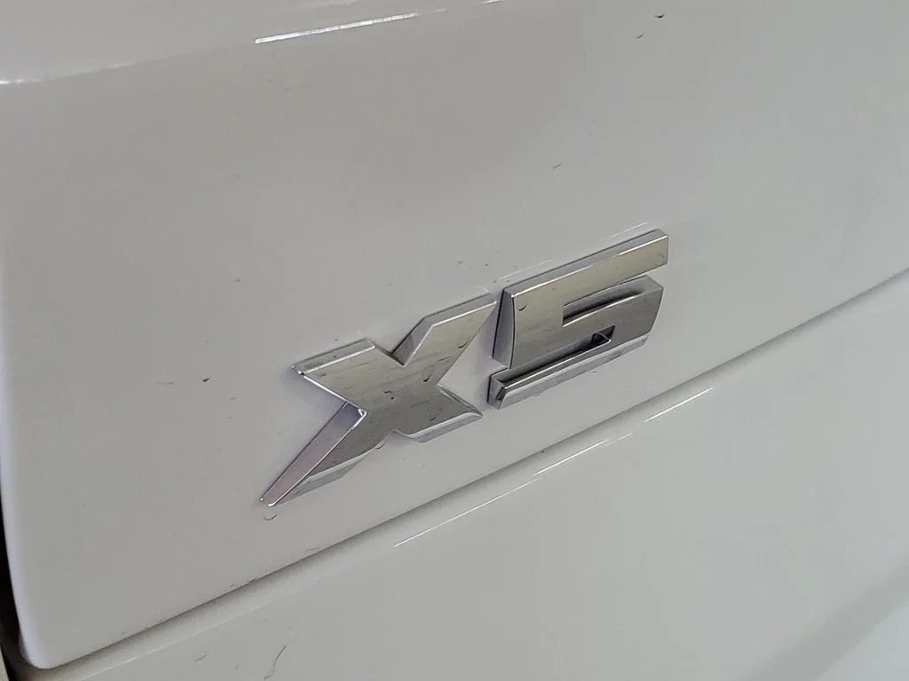 New 2026 Alpine White BMW M60i image 6