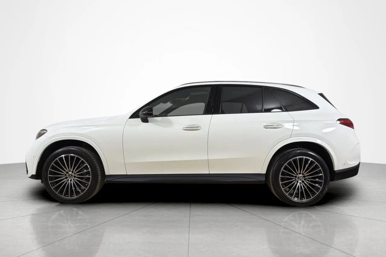 Used 2024 Polar White Mercedes-Benz GLC 300 image 2