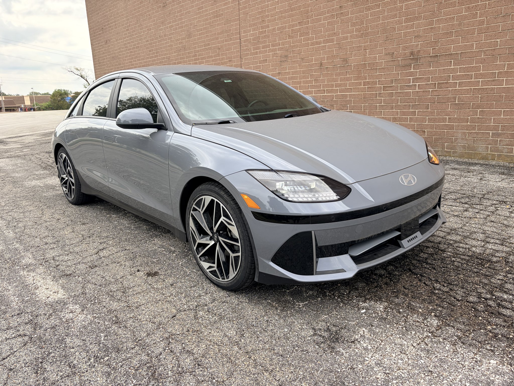 Used 2023 Transmission Blue Hyundai SEL image 7