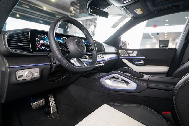 New 2026 MANUFAKTUR Moonlight White Metallic Mercedes-Benz GLE 350 image 4