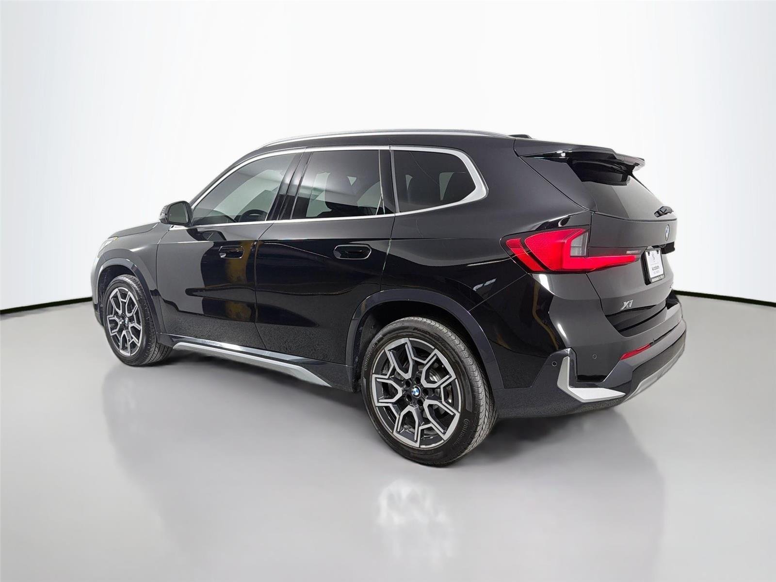 Used 2026 Jet Black BMW xDrive28i image 7