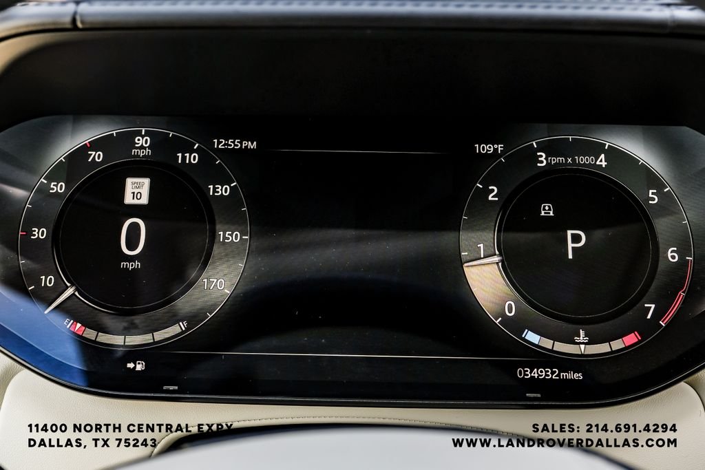 Used 2022 White Land Rover SE image 18