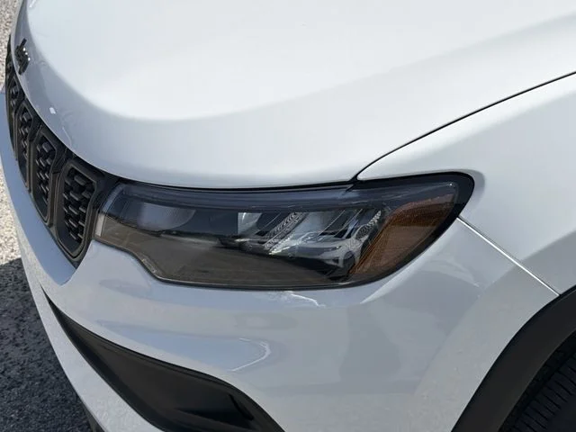 New 2026 Bright White Clearcoat Jeep Latitude image 8