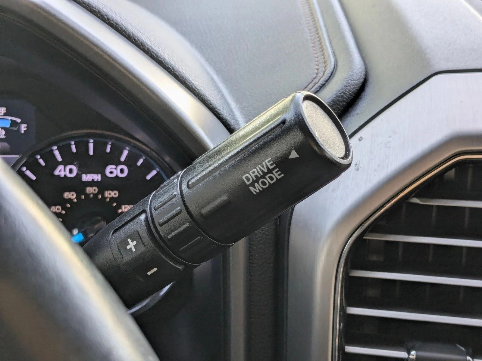 Used 2020 Magnetic Metallic Ford Platinum image 12
