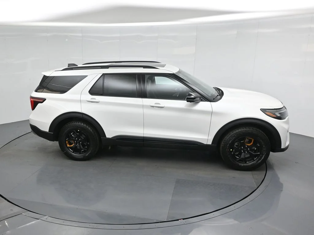 New 2026 Star White Metallic Tri-Coat Ford Tremor image 54