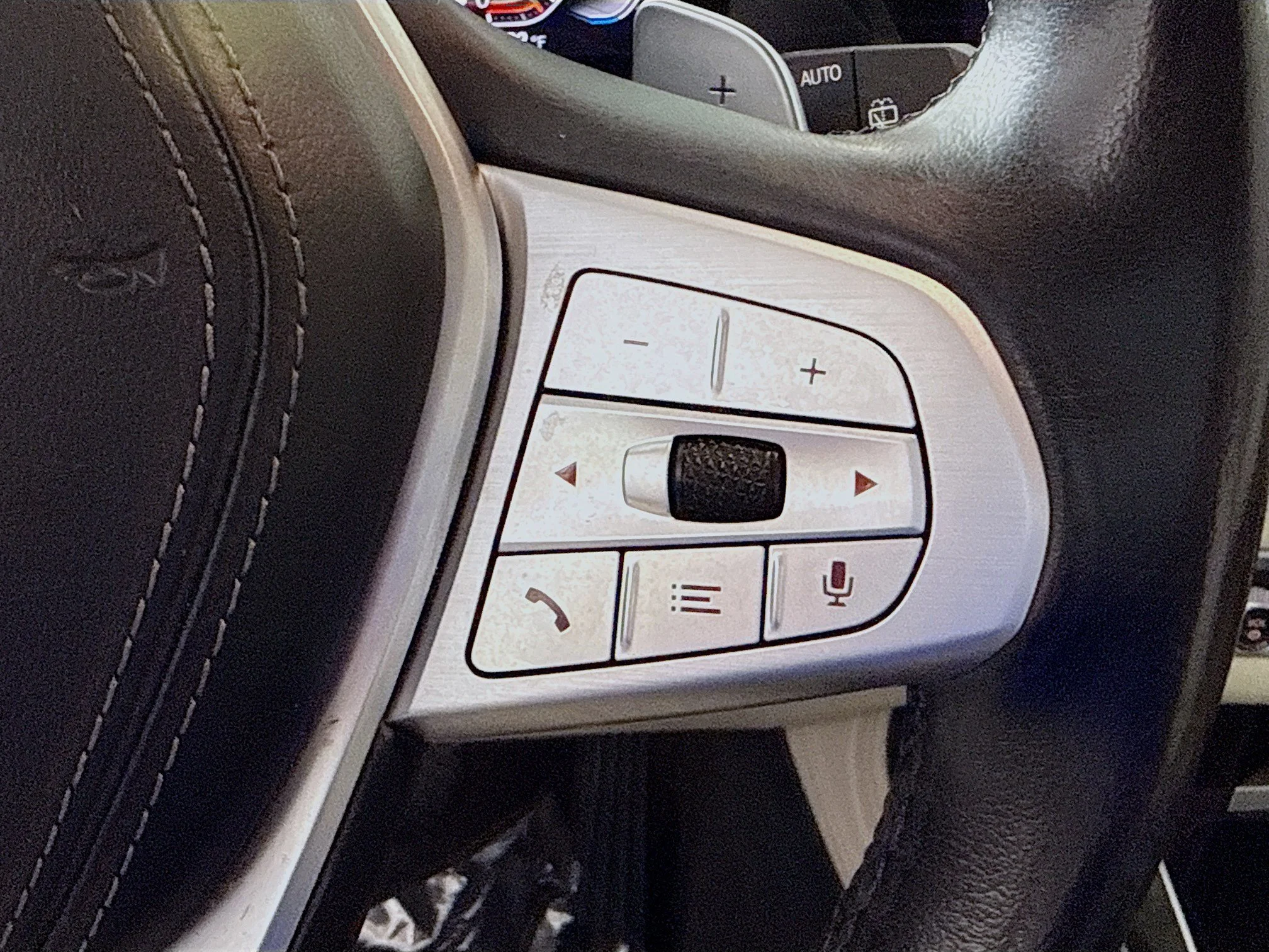 Used 2020 Mineral White Metallic BMW xDrive40i image 11