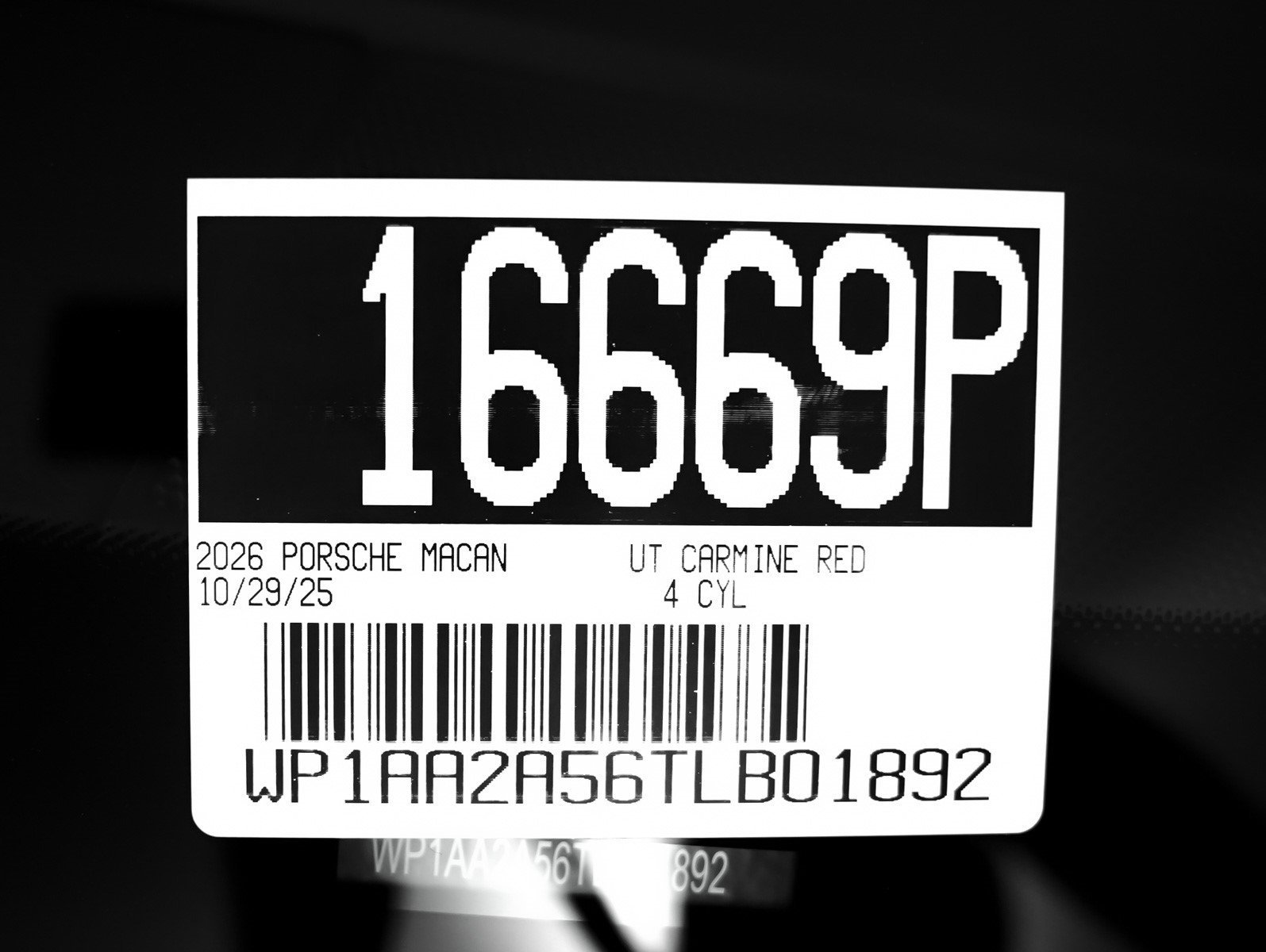 2026 Porsche Macan - Photo 29