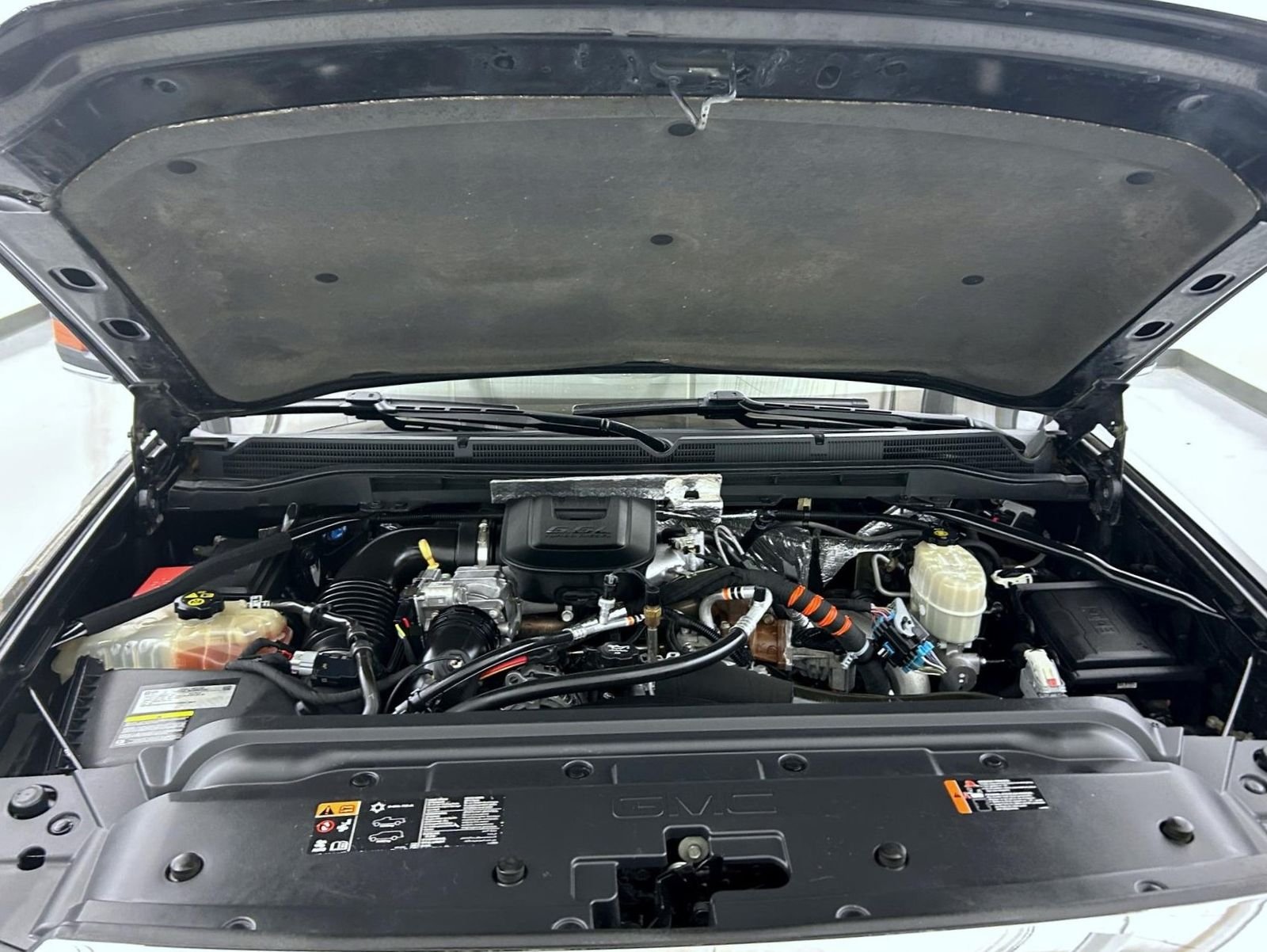 Used 2015 Black GMC Denali image 25