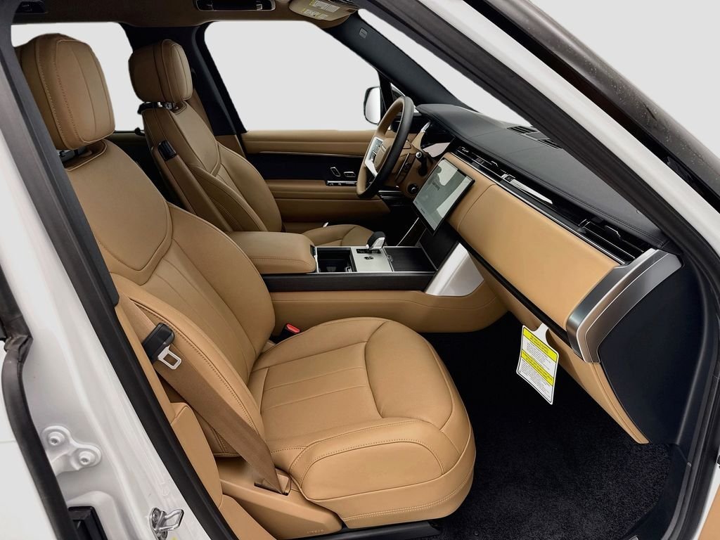 New 2026 Fuji White LAND ROVER SE LWB 7-Seats / V8 image 19