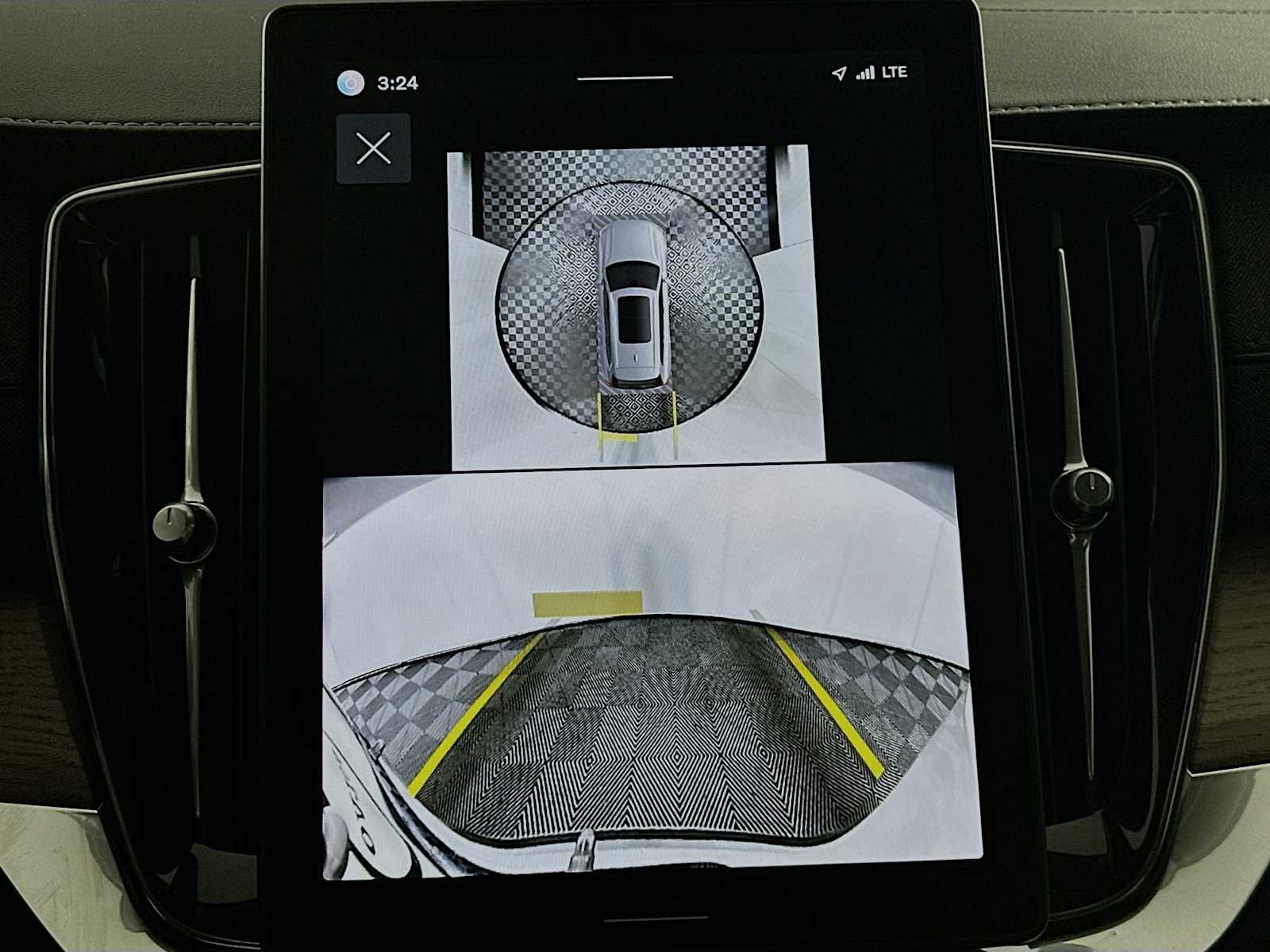 Certified Used 2025 Crystal White Volvo Plus image 15