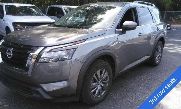 Used 2025 Gun Metallic Nissan SV image 6