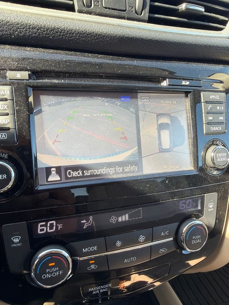 Used 2016 White Nissan SV image 6