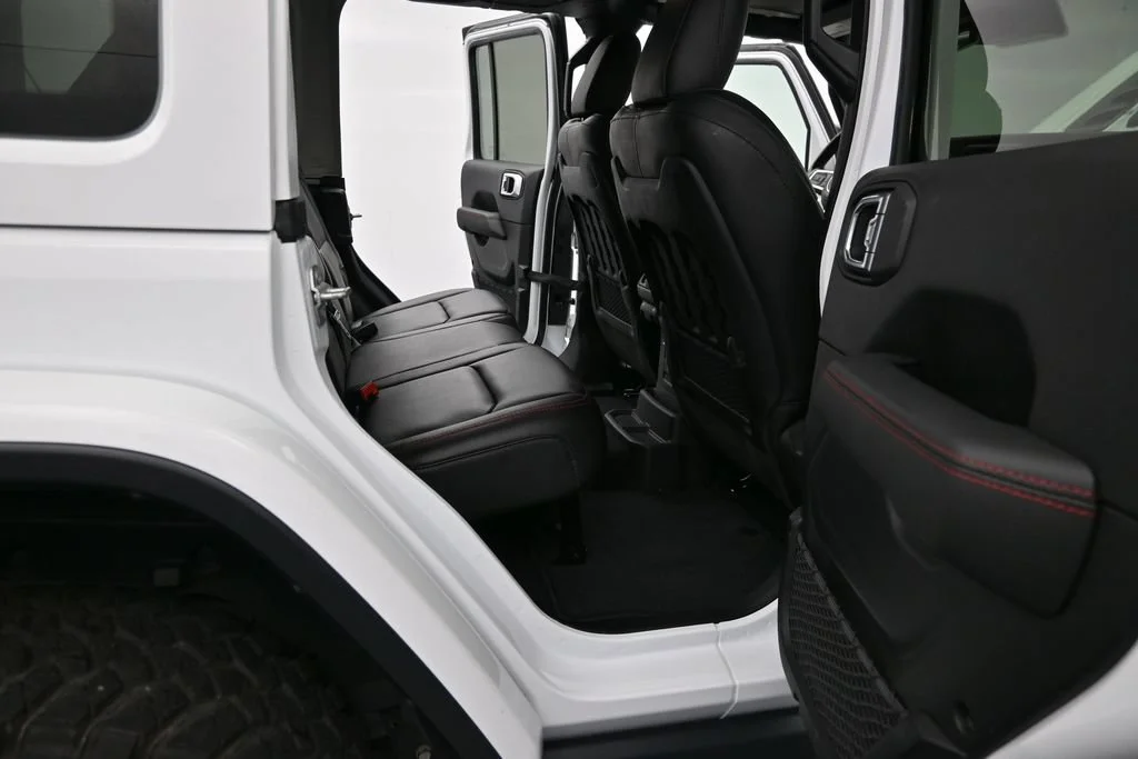 Used 2021 White Jeep Unlimited Rubicon image 19