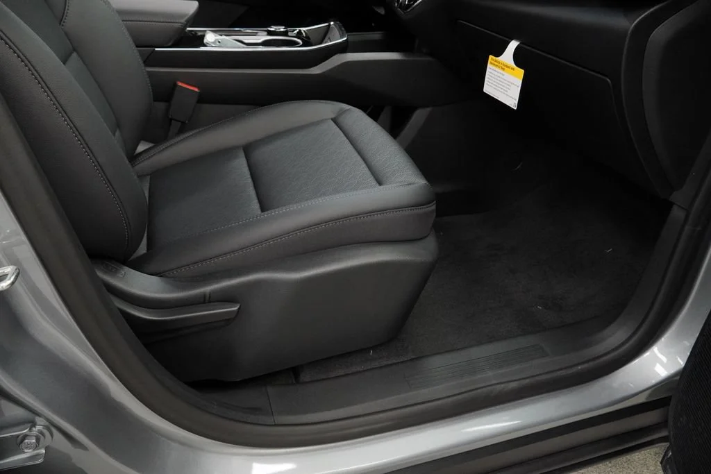 New 2027 Sterling Gray Metallic Chevrolet LT image 28