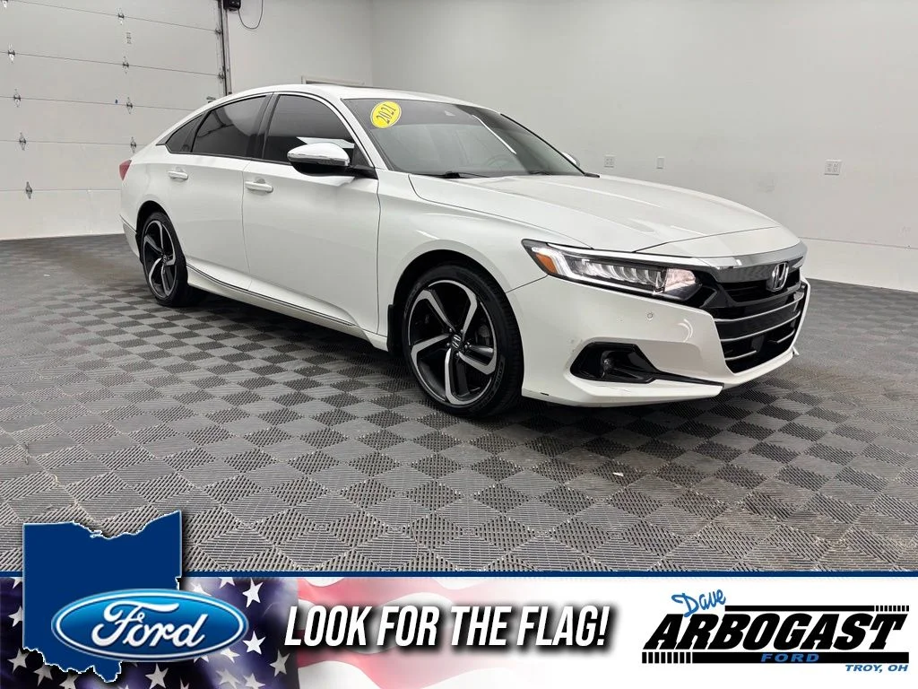 Used 2021  Honda EX-L image 1
