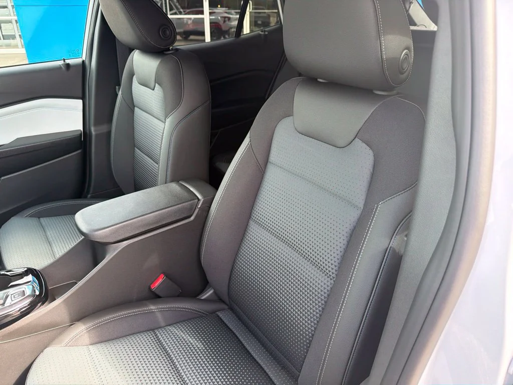 New 2026 Summit White Chevrolet LT image 32