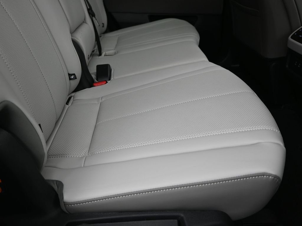 Certified Used 2026 White INFINITI PURE image 23