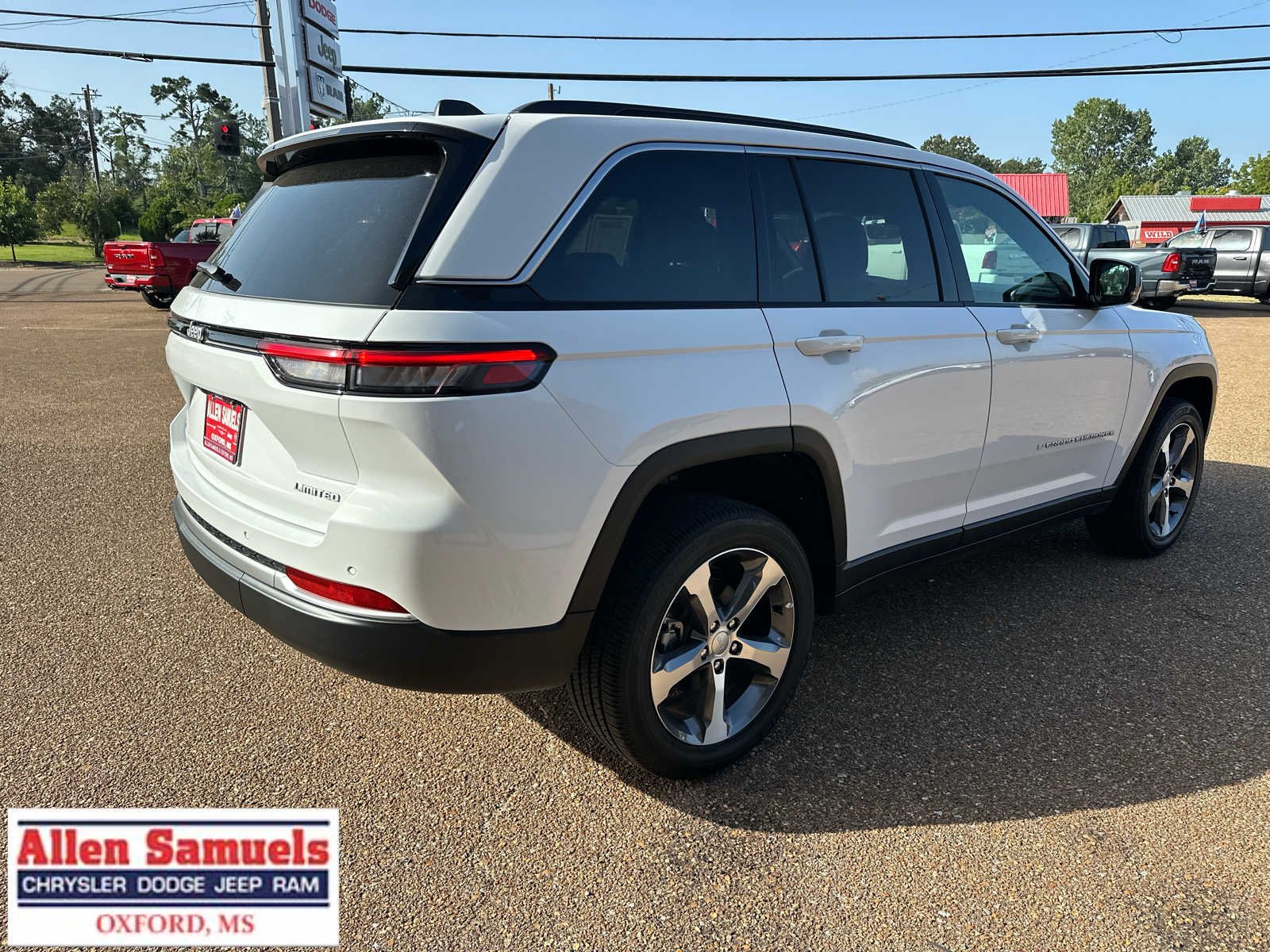 Used 2026 Bright White Clearcoat Jeep Limited image 3