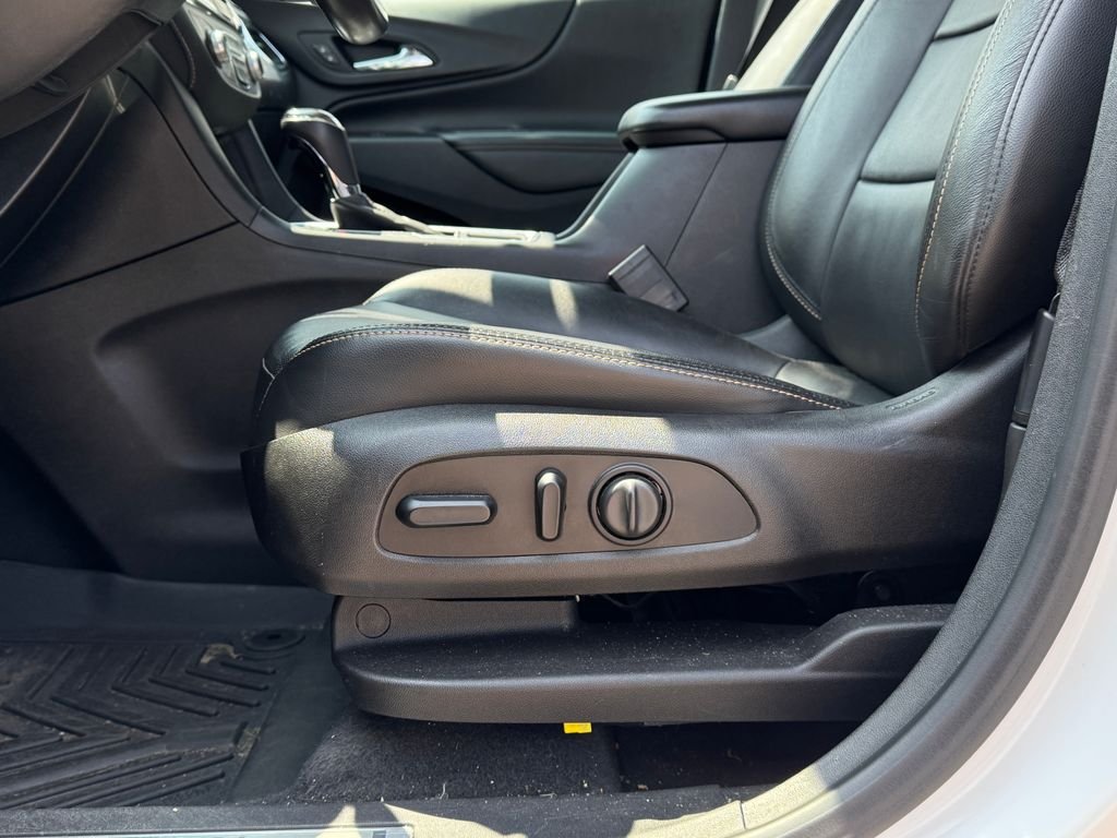 Used 2018 Summit White Chevrolet Premier image 10