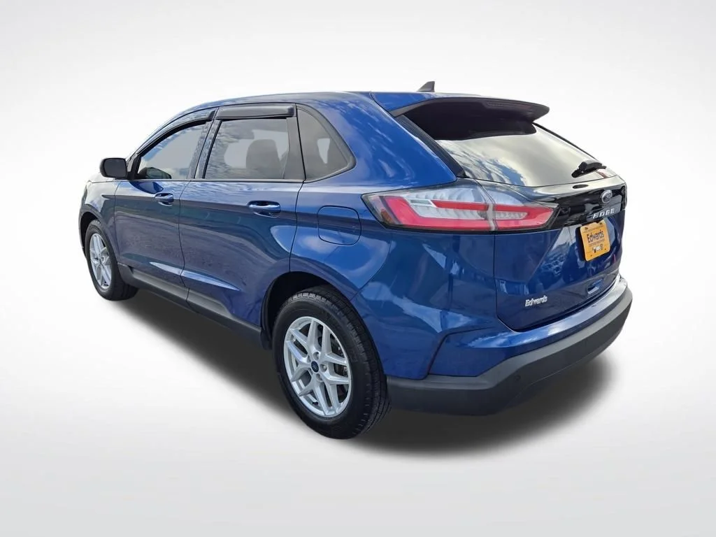Used 2021 Blue Ford SE image 6