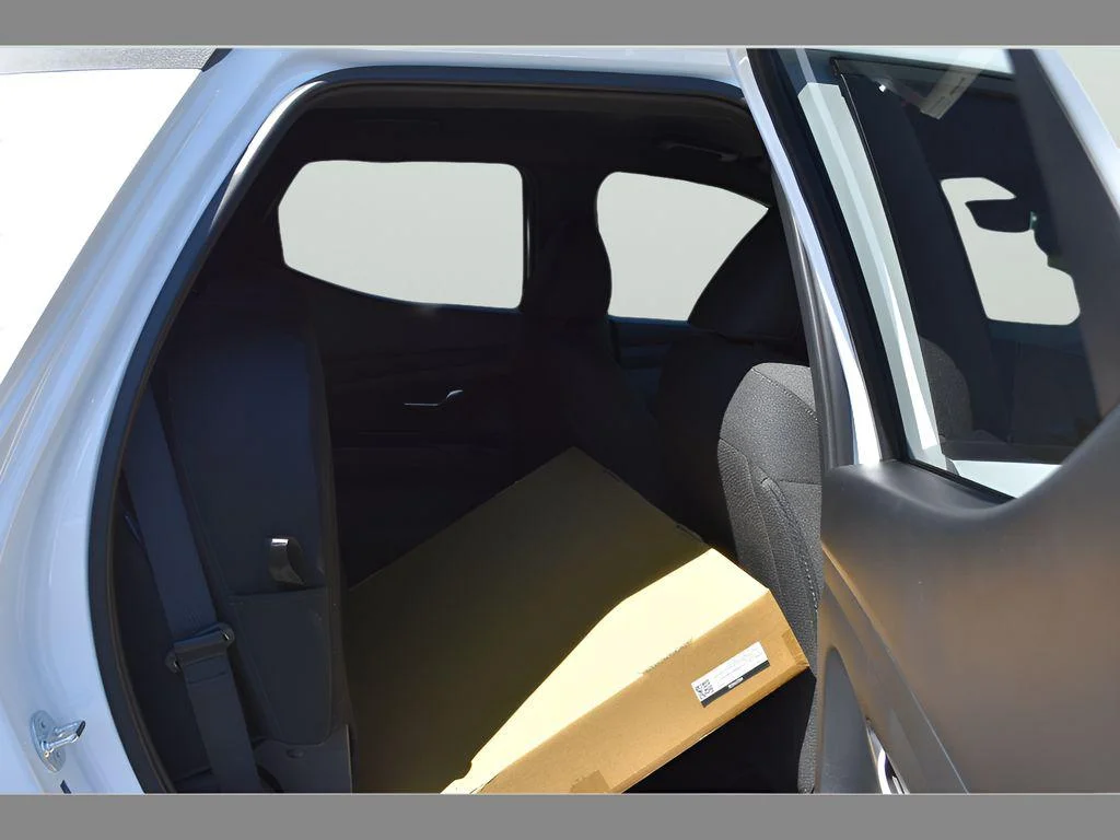 2025 Hyundai Santa Cruz SE - Photo 16