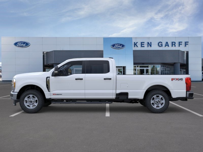 New 2026 Oxford White Ford XLT image 3