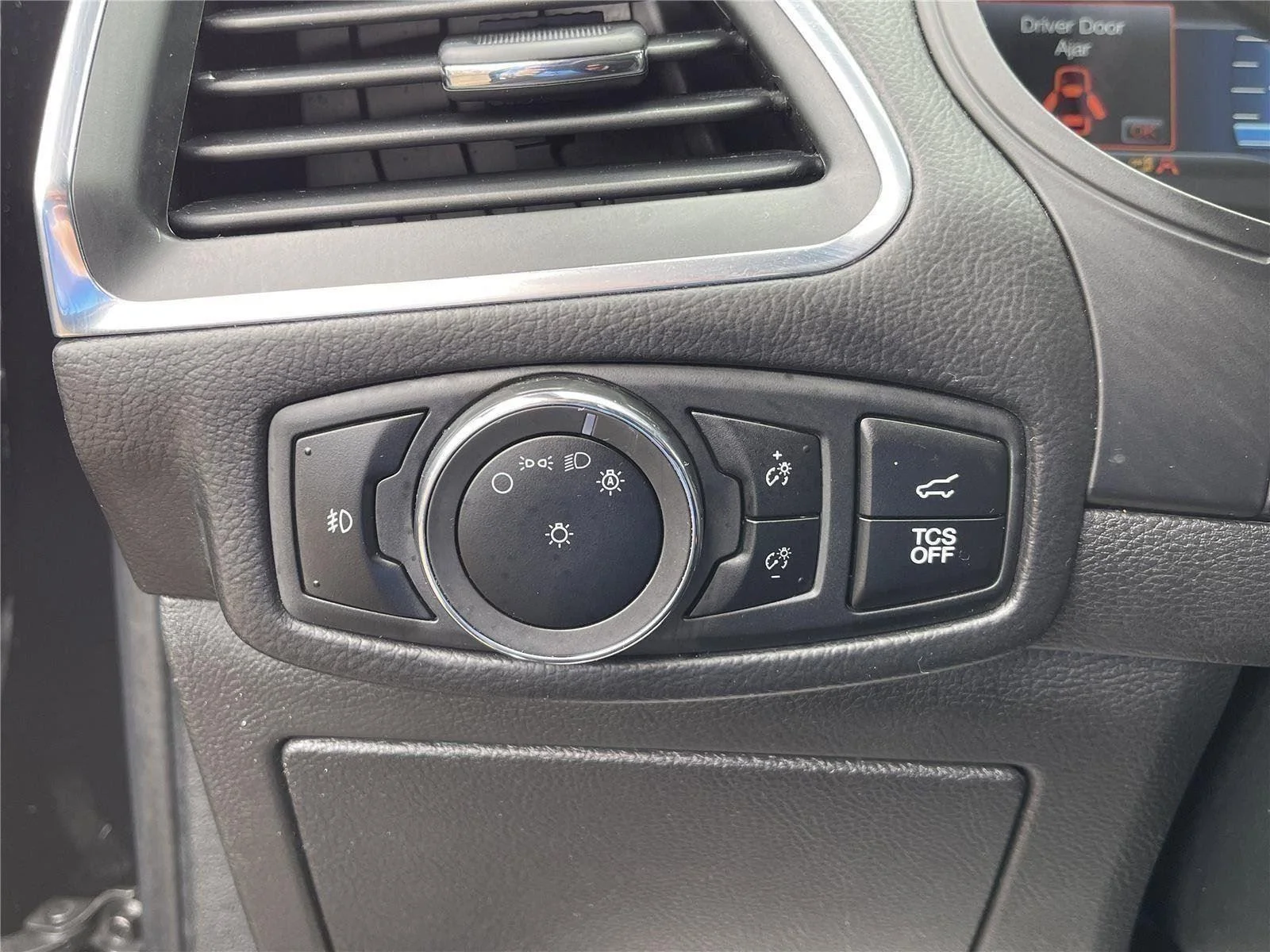 Used 2024 Agate Black Metallic Ford Titanium image 20