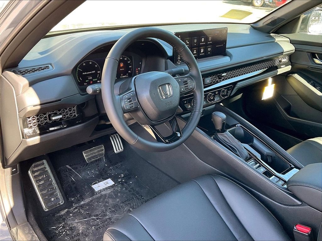 New 2026 Urban Gray Pearl Honda Sport-L image 9