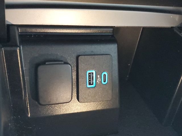 Used 2021 Blue Ford XLT image 28
