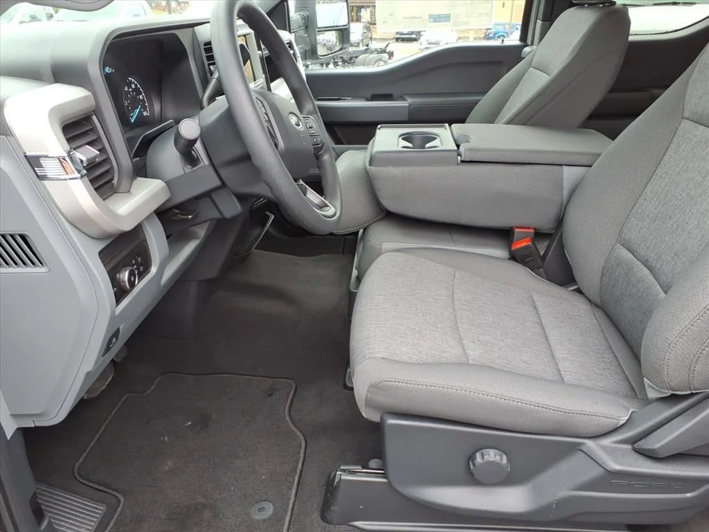 New 2026 Avalanche Ford F-350® XL image 4