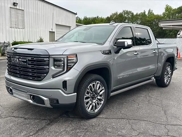 Used 2024 Silver GMC Denali Ultimate image 5